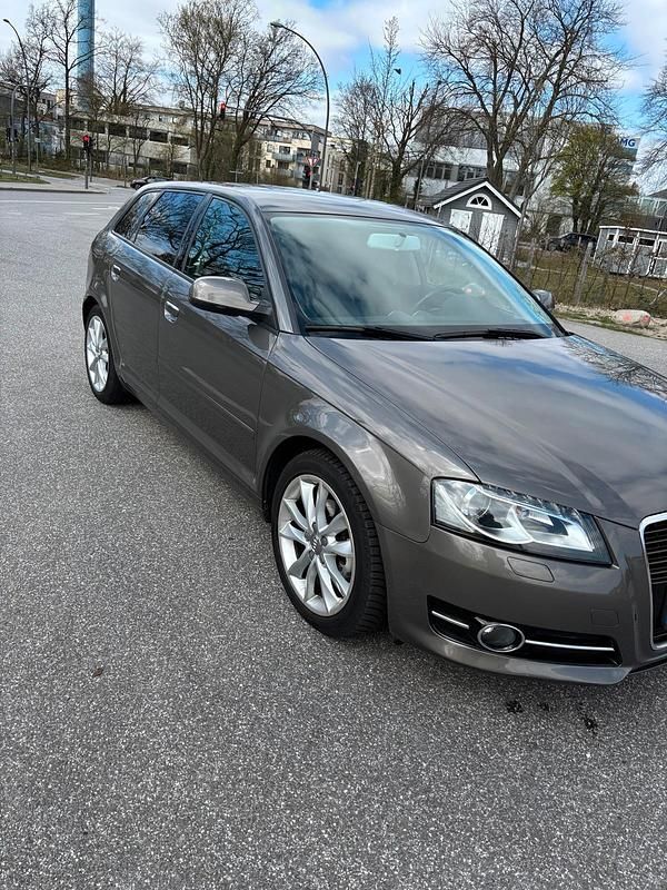Braun Gebraucht 2011 Audi A3 Limousine | 6.500 € (Fairer Preis) - Bild 1/4