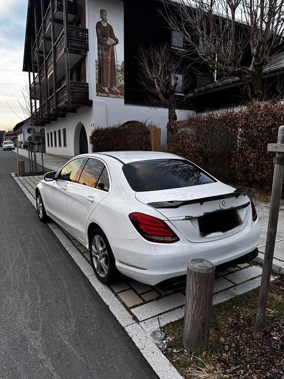 Gebraucht Mercedes C400 Avantgarde 333 PS (244 kW) 2015 Weiß Limousine