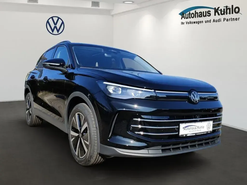 Gebraucht VW Tiguan Elegance 150 PS (110 kW) 2026 Schwarz SUV