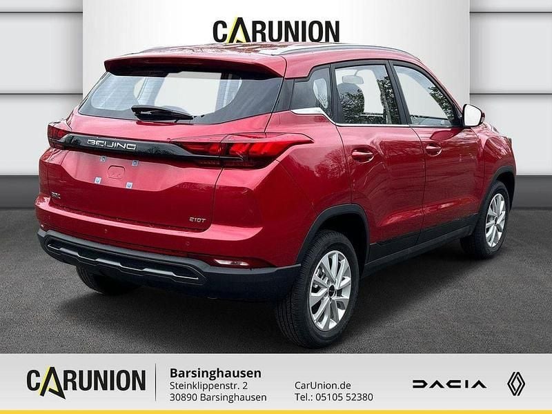 Używany Baic X35 116 KM (85 kW) 2024 Czerwony Sedan/Limuzyna