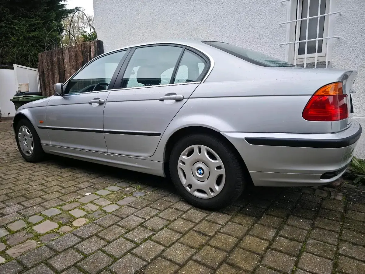Gebraucht BMW 323 170 PS (125 kW) 1998 Silber Limousine