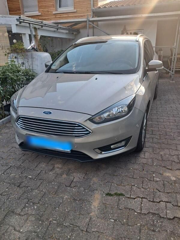 Silber Gebraucht 2018 Ford Focus Cool & Connect Kombi | 7.900 € (Superpreis) - Bild 1/1