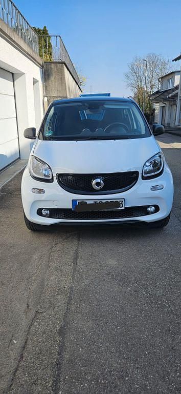 Gebraucht Smart ForFour Basis 90 PS (66 kW) 2019 Weiß Kleinwagen