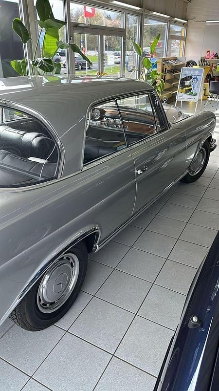 Gebraucht Mercedes 250 150 PS (110 kW) 1966 Silber Coupé