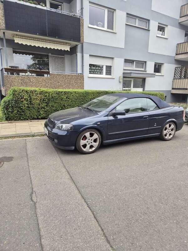 Blau Gebraucht 2001 Opel Astra Cabriolet Cabrio | 1.750 € (Guter Preis) - Bild 1/4