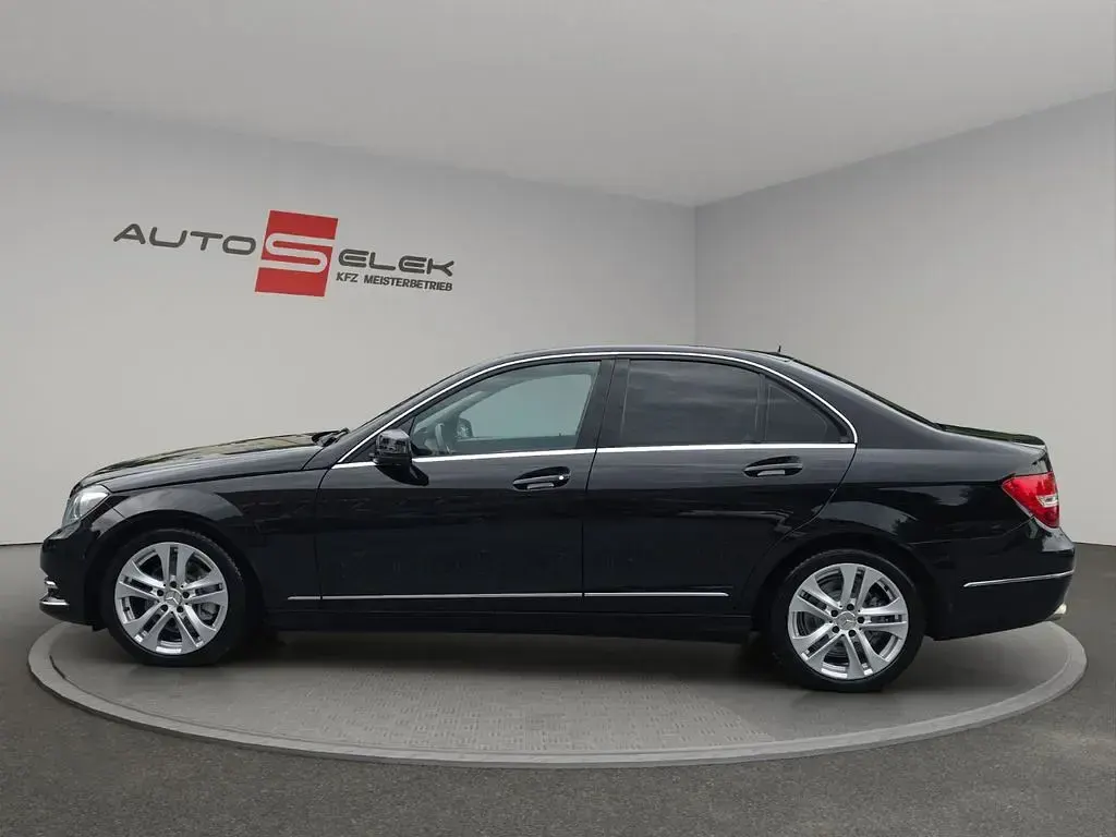 Gebraucht Mercedes C200 Avantgarde 184 PS (135 kW) 2012 Obsidianschwarz Limousine