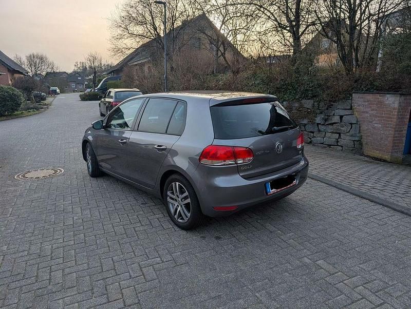 Gebraucht VW Golf VI 102 PS (75 kW) 2009 Grau Kleinwagen