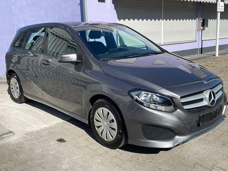 Gebraucht Mercedes B180 109 PS (80 kW) 2015 Grau Van / Kleinbus