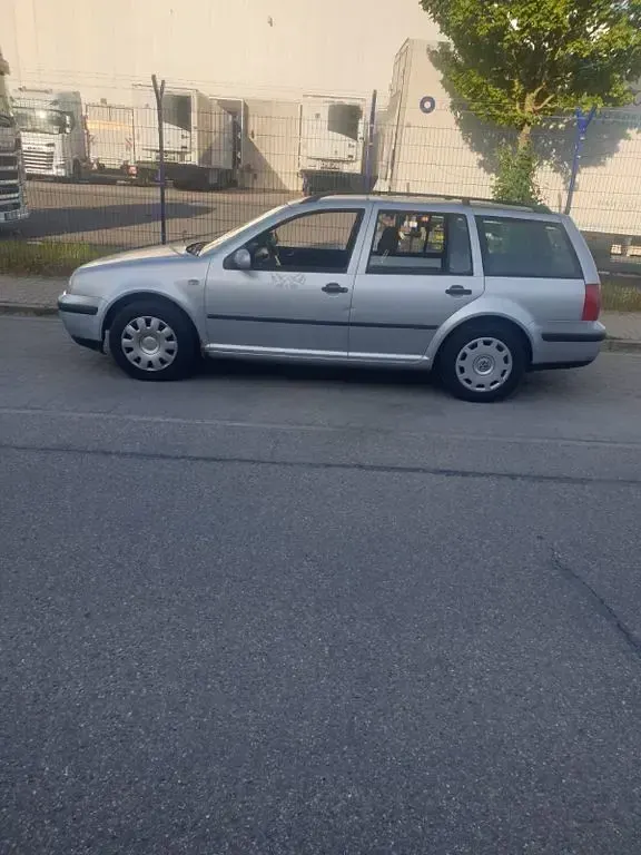 Gebraucht VW Golf IV Basis 101 PS (74 kW) 2005 Silber Kombi