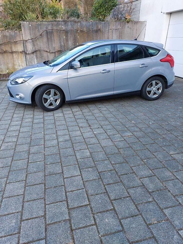 Gebraucht Ford Focus Titanium 116 PS (85 kW) 2012 Grau Limousine