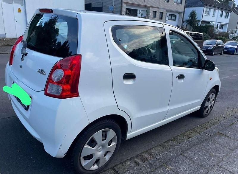 Usado Suzuki Alto Basic 68 HP (50 kW) 2011 Branco Citadino