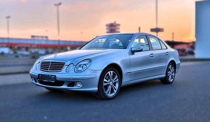 Gebraucht Mercedes E200 163 PS (119 kW) 2003 Silber Limousine