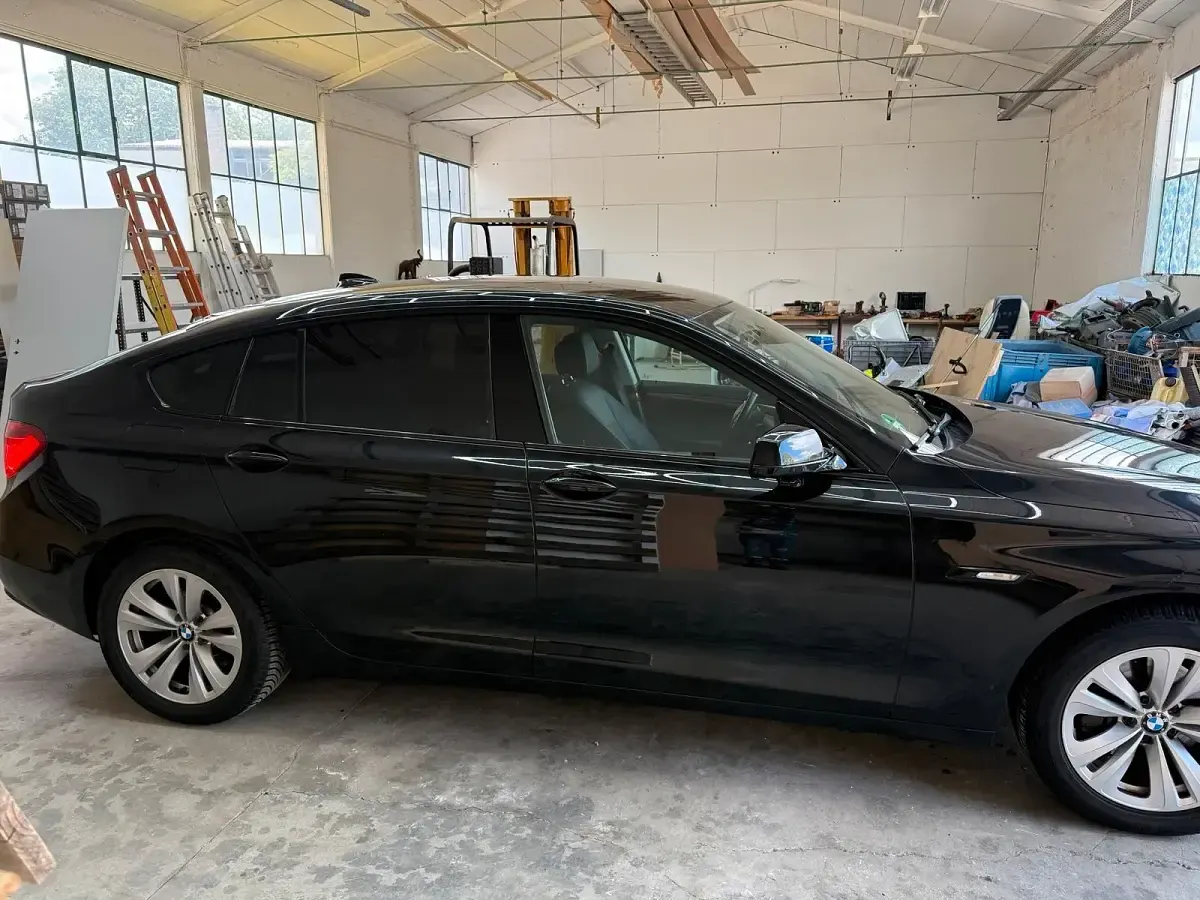 Gebraucht BMW 530 Sport Line 245 PS (180 kW) 2010 Schwarz Limousine