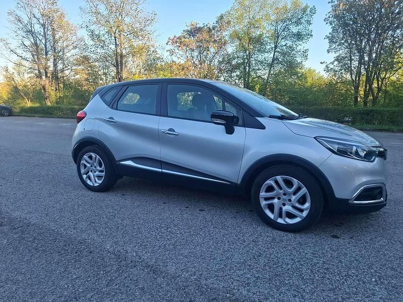 Occasion Renault Captur Luxe 120 ch (88 kW) 2014 Gris SUV