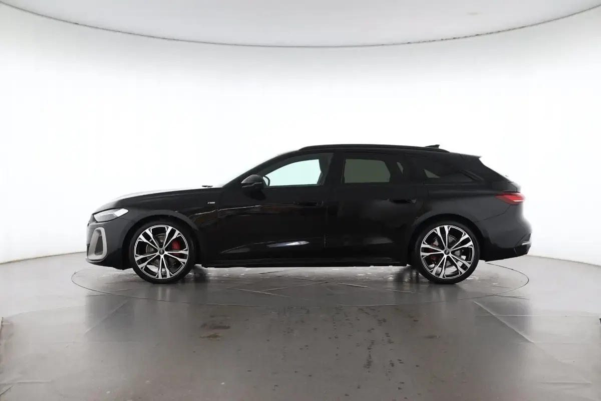 Gebraucht Audi A5 Edition .1 204 PS (150 kW) 2025 Mythosschwarz metallic Kombi