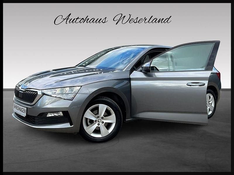 Grau Gebraucht 2023 Skoda Scala Ambition Kleinwagen | 18.990 € (Fairer Preis) - Bild 1/2