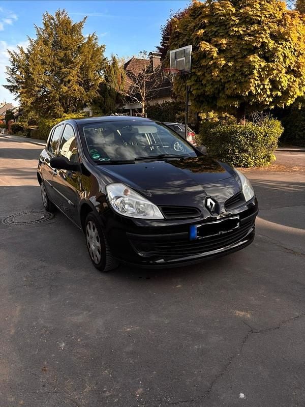 Second-hand Renault Clio II 75 CP (55 kW) 2009 Negru Berlinǎ