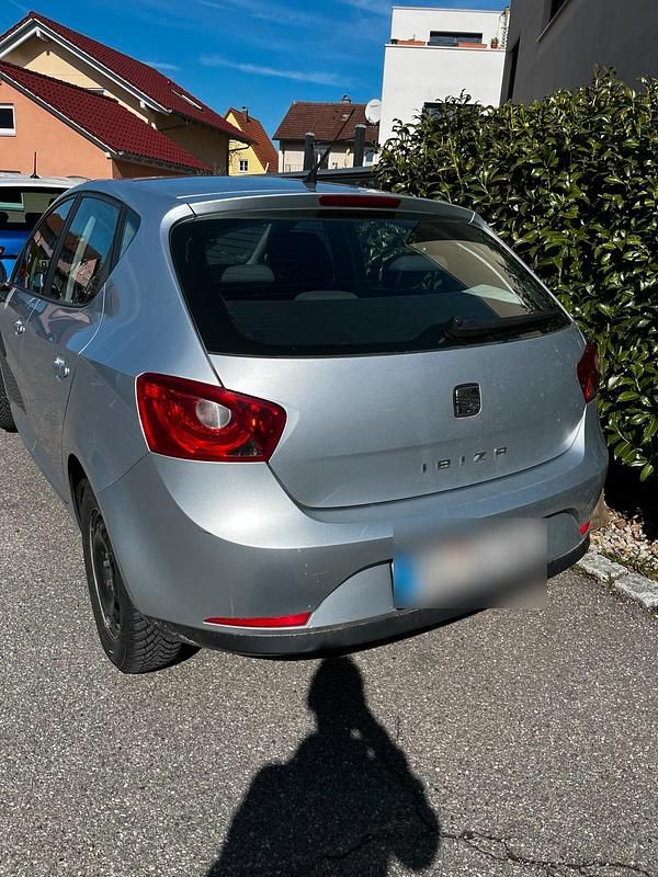 Gebraucht Seat Ibiza 85 PS (62 kW) 2011 Silber Kleinwagen