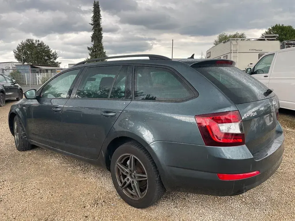 Gebraucht Skoda Octavia Drive 150 PS (110 kW) 2017 Grau Limousine