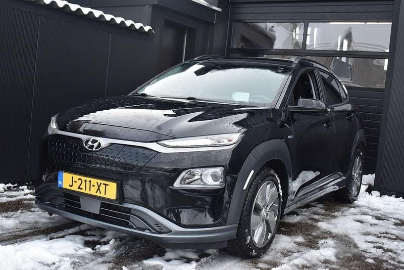 Schwarz Gebraucht 2020 Hyundai Kona SUV | 12.403 € (Superpreis) - Bild 1/4