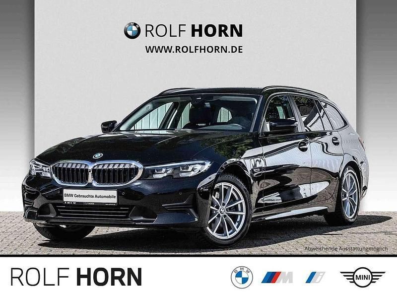 Schwarz uni Gebraucht 2021 BMW 320e Kombi | 23.830 € (Fairer Preis) - Bild 1/4