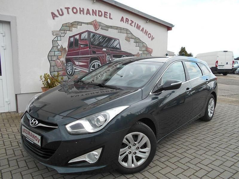 Stone gray metallic Gebraucht 2014 Hyundai i40 Edition Kombi | 6.990 € (Fairer Preis) - Bild 1/4