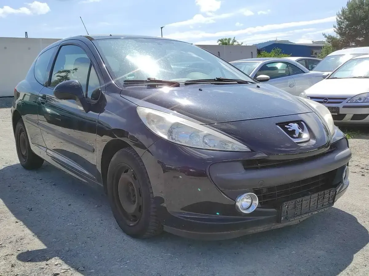 Gebraucht Peugeot 207 Urban Move 95 PS (69 kW) 2009 Farbe schwarz obsidien Kleinwagen