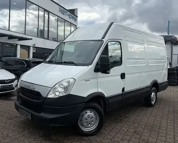 Usata Iveco Daily 126 CV (92 kW) 2013 Bianco Monovolume