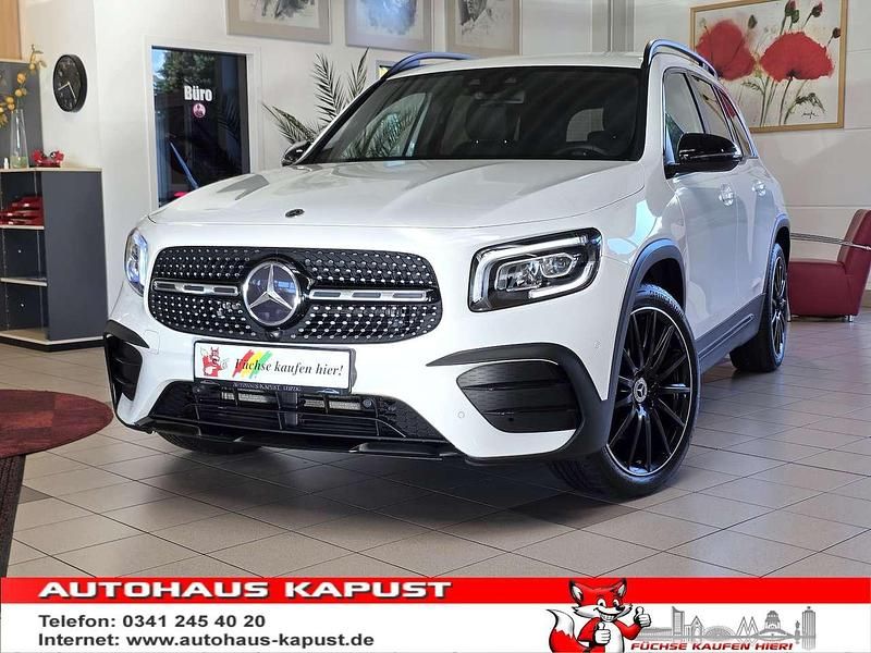 Weiß Gebraucht 2021 Mercedes GLB250 AMG line SUV | 35.990 € (Fairer Preis) - Bild 1/3