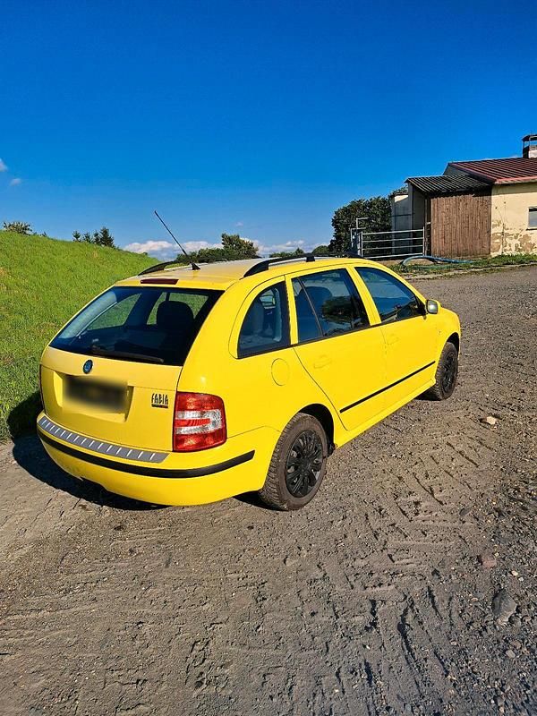 Gebraucht Skoda Fabia 101 PS (74 kW) 2007 Gelb Kombi