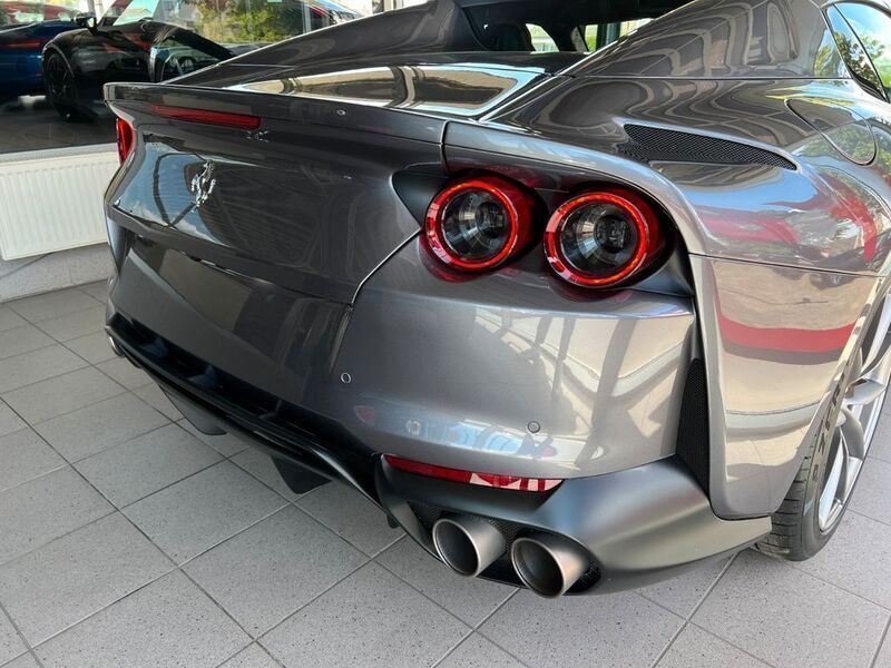 Gebraucht Ferrari 812 795 PS (584 kW) 2022 Grau Cabrio