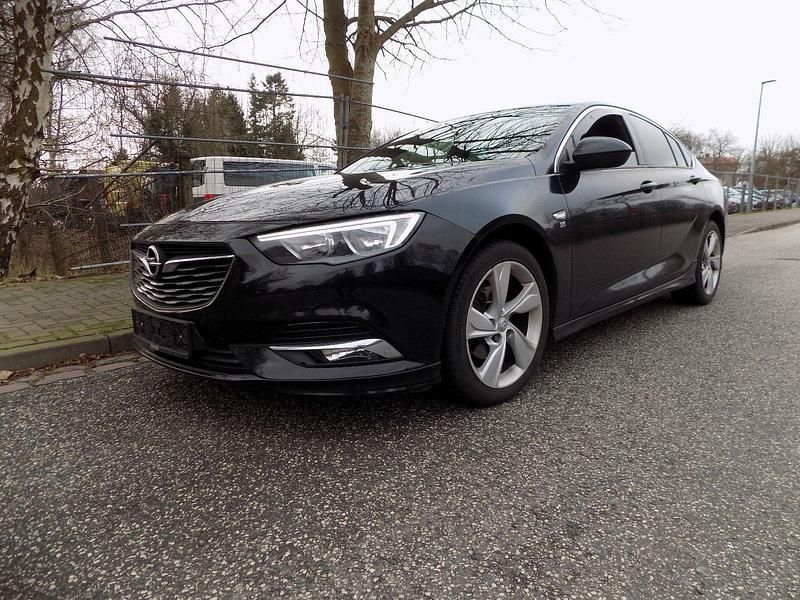 Schwarz Gebraucht 2018 Opel Insignia Dynamic Limousine | 12.900 € - Bild 1/4