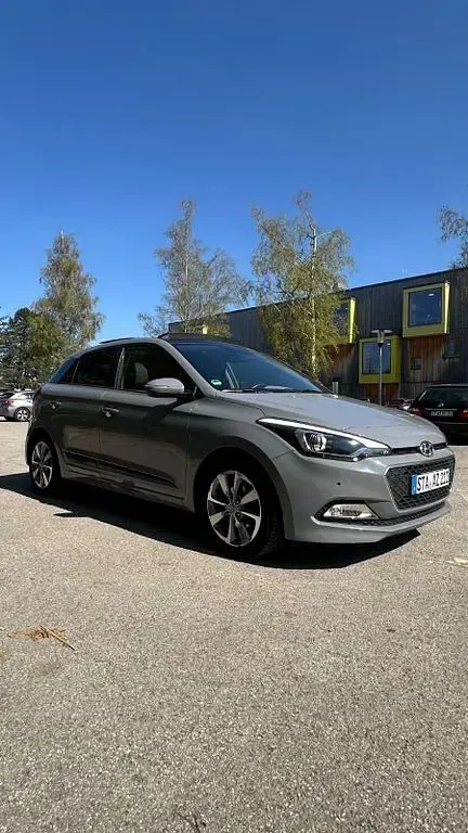 Gebraucht Hyundai i20 101 PS (74 kW) 2015 Grau Limousine