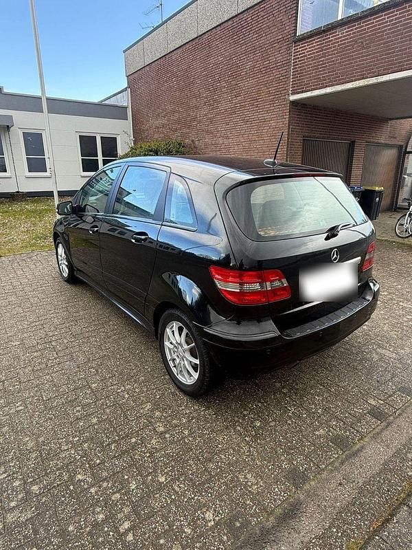 Usata Mercedes B150 95 CV (69 kW) 2009 Nero Monovolume