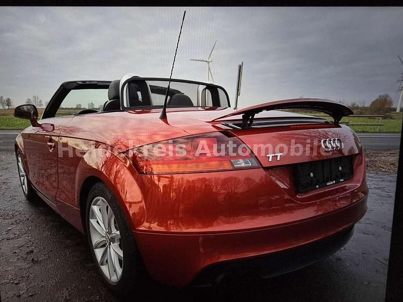 Gebraucht Audi TT Roadster 160 PS (117 kW) 2011 Rot Cabrio