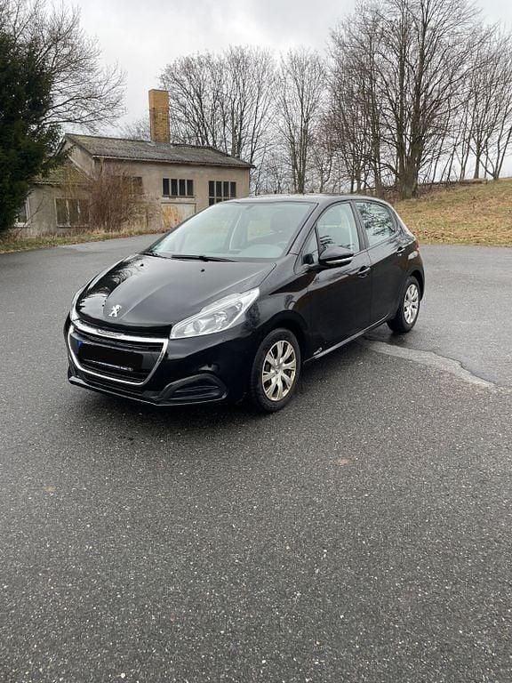 Gebraucht Peugeot 208 Active 82 PS (60 kW) 2016 Schwarz Kleinwagen