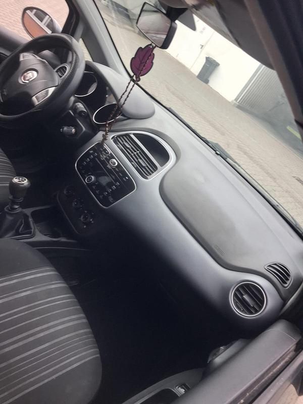 Gebraucht Fiat Punto 77 PS (56 kW) 2011 Grau Kleinwagen