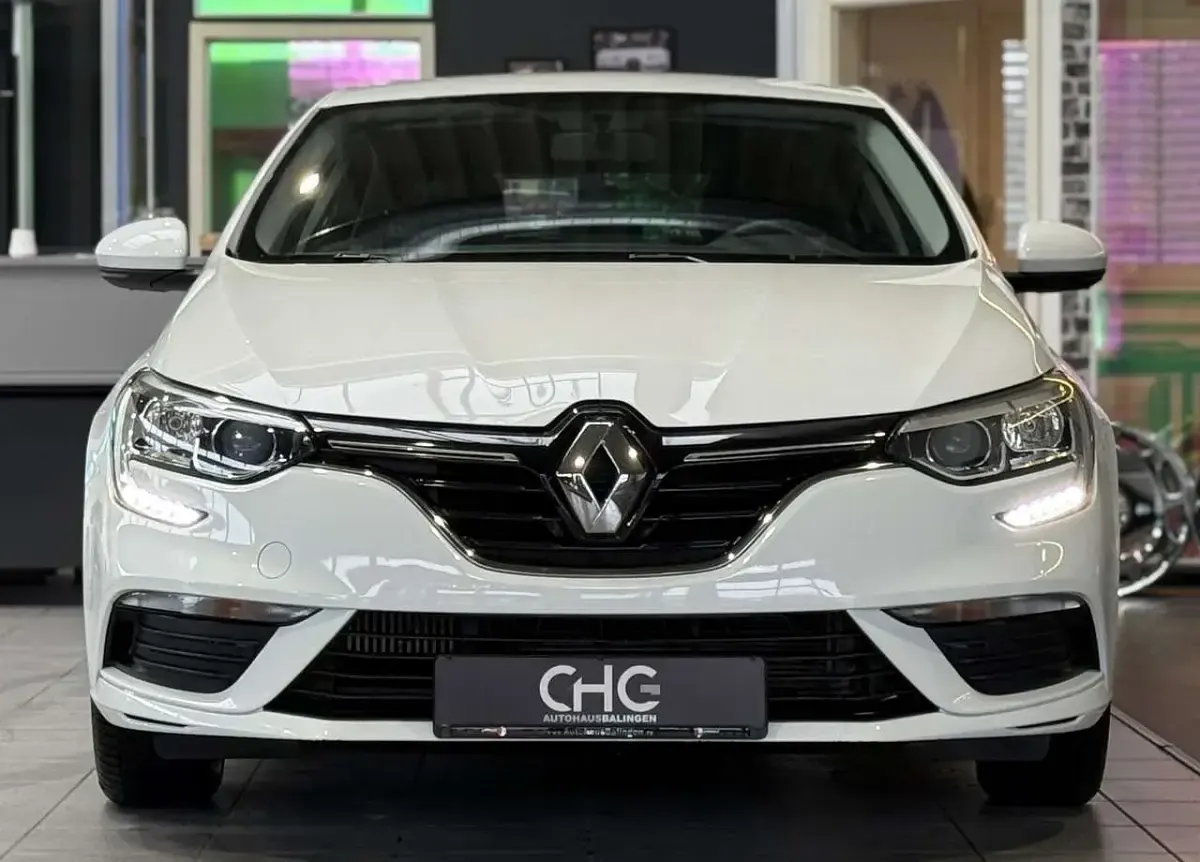 Usata Renault Mégane Life 116 CV (85 kW) 2019 Bianco Berlina
