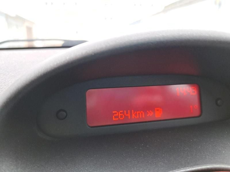 Gelb Gebraucht 2002 Peugeot 206 Kombi | 725 € - Bild 1/4