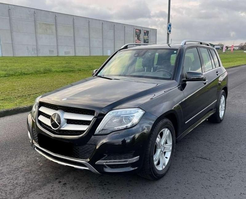 Obsidianschwarz metalliclack Gebraucht 2013 Mercedes GLK250 SUV | 11.999 € (Guter Preis) - Bild 1/4