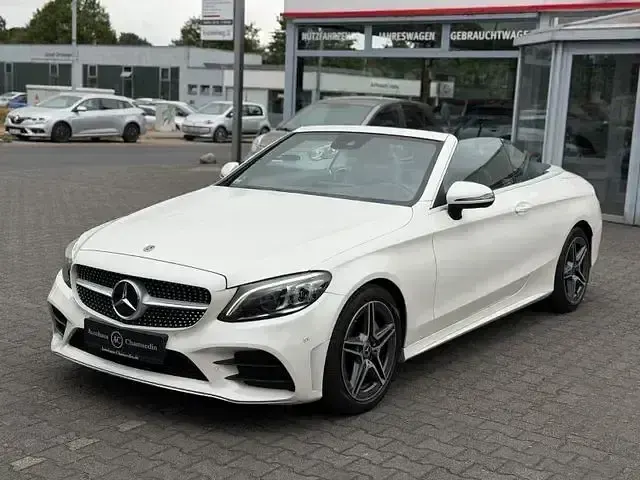 Gebraucht Mercedes C220 AMG line 194 PS (142 kW) 2019 Weiß Cabrio