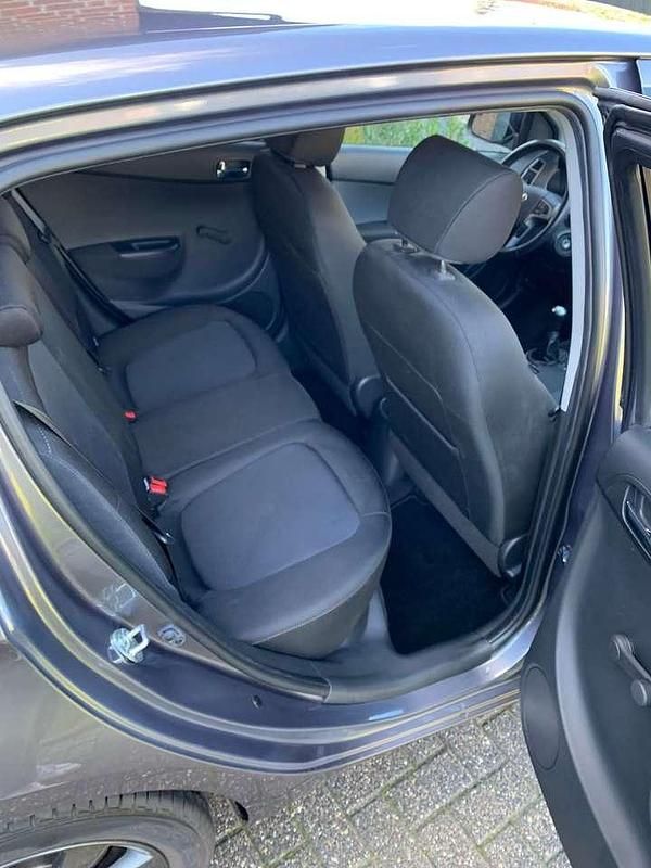 Gebraucht Hyundai i20 Edition 86 PS (63 kW) 2014 Grau Kleinwagen