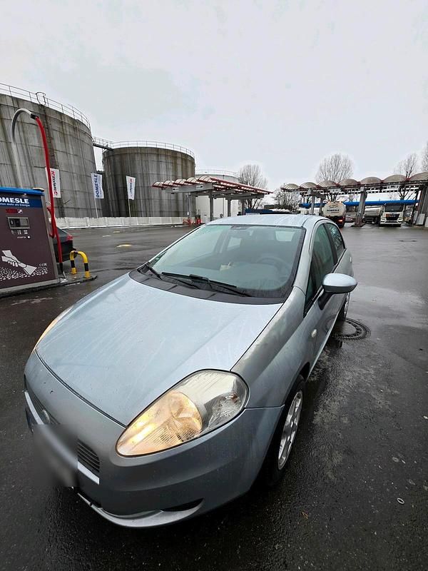 Grau Gebraucht 2006 Fiat Grande Punto Kleinwagen | 1.350 € (Guter Preis) - Bild 1/4