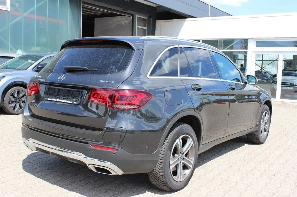 Gebraucht Mercedes GLC300 211 PS (155 kW) 2020 Grau SUV