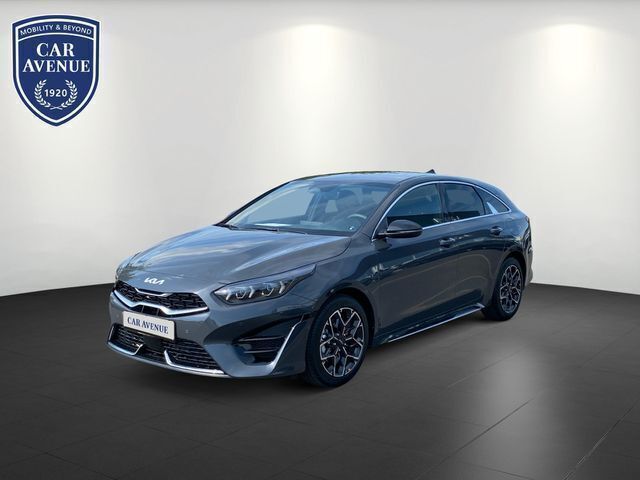 Grau (pentametal metallic (grau) (grau)) Gebraucht 2025 Kia ProCeed GT-Line Kleinwagen | 30.390 € (Guter Preis) - Bild 1/4