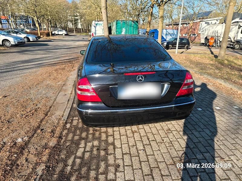 Gebraucht Mercedes 220 150 PS (110 kW) 2004 Schwarz Limousine