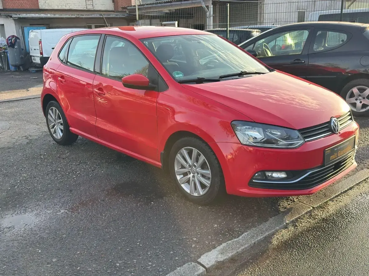 Gebraucht VW Polo Comfortline 90 PS (66 kW) 2015 Rot Limousine