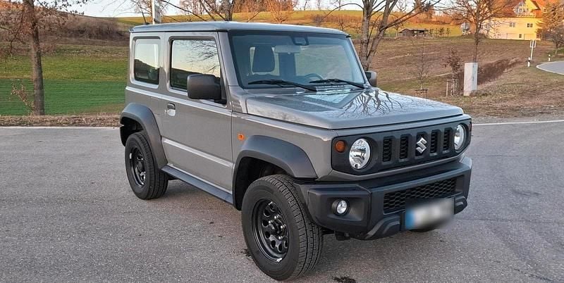 Gebraucht Suzuki Jimny Comfort 102 PS (75 kW) 2024 Grau SUV