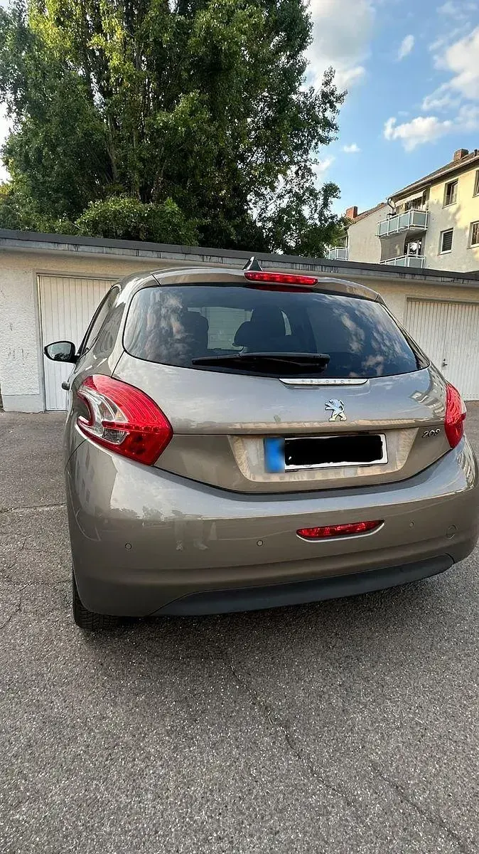 Gebraucht Peugeot 208 Style 82 PS (60 kW) 2013 Grau Kleinwagen
