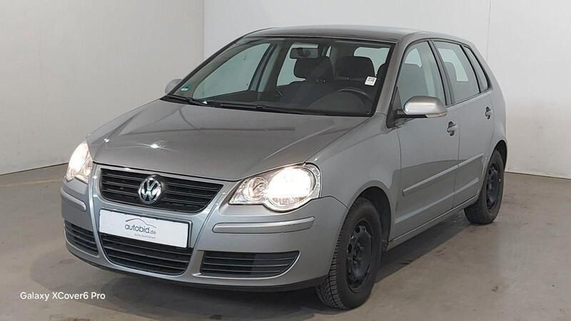 Silber Gebraucht 2009 VW Polo Comfortline Kleinwagen | 5.900 € (Teuer) - Bild 1/4